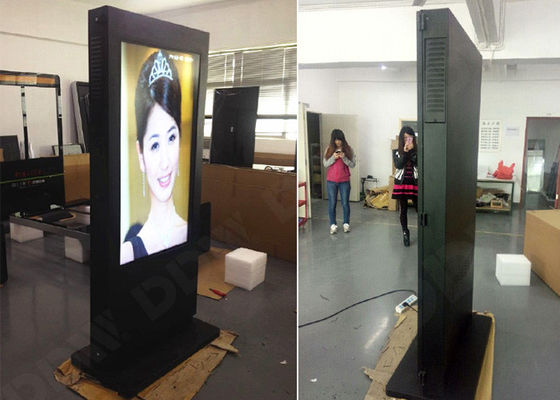 LG Panel Outdoor Digital Billboard, IP65 Waterdicht Monitor Reclame Stand 42 Inch